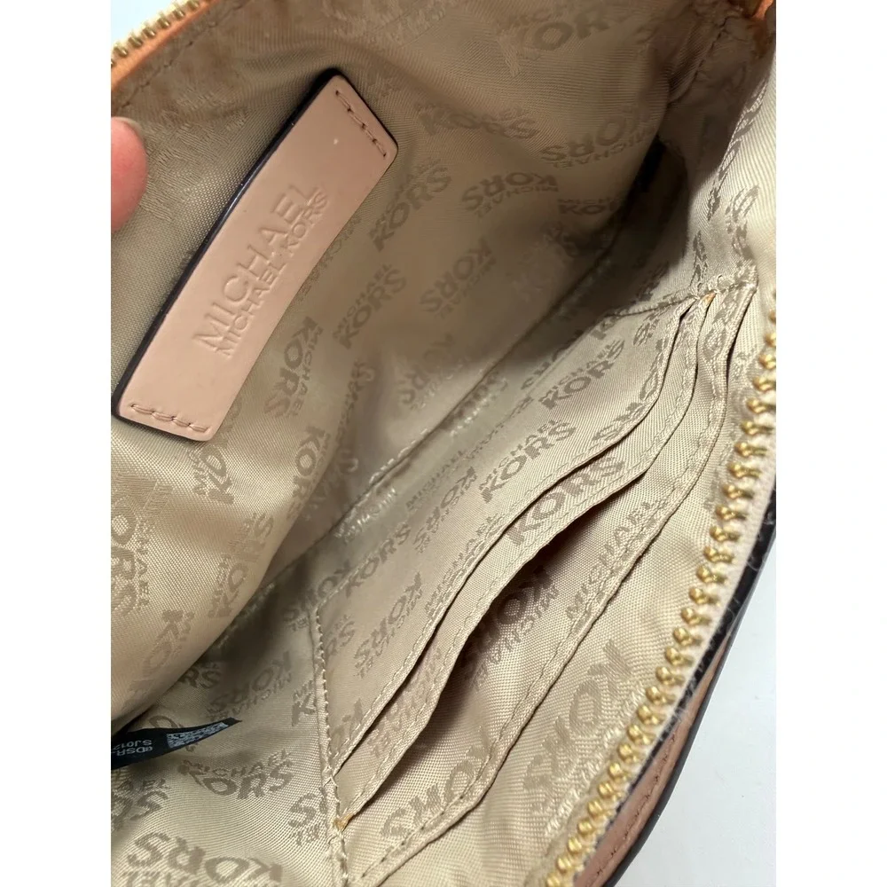 Michael‎ Kors Beige Patent Leather Wristlet Gold Logo Zip Clutch Bag